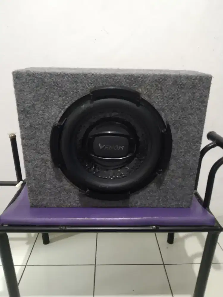 Subwoofer audio mobil