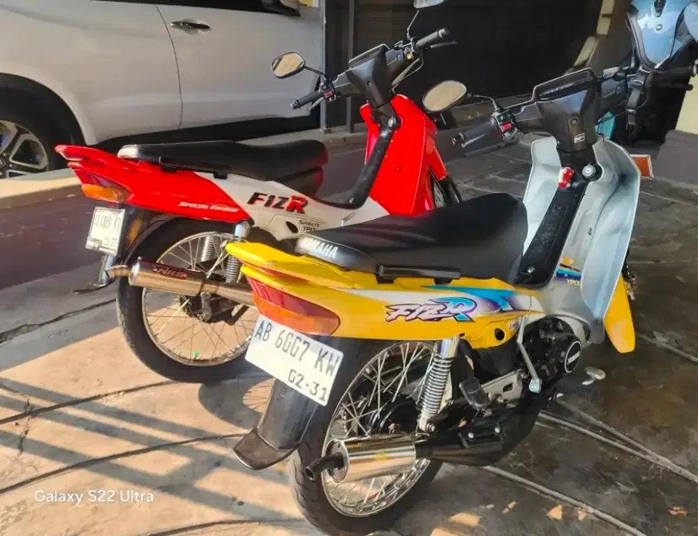 Jual Yamaha F1ZR Warna Merah Marlboro SE dan Kuning LE