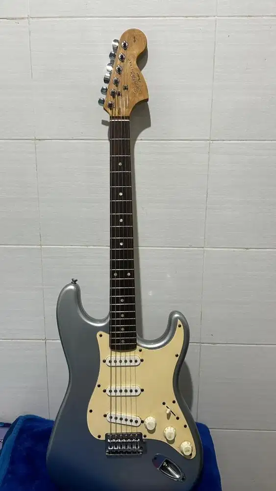 fender squier strat