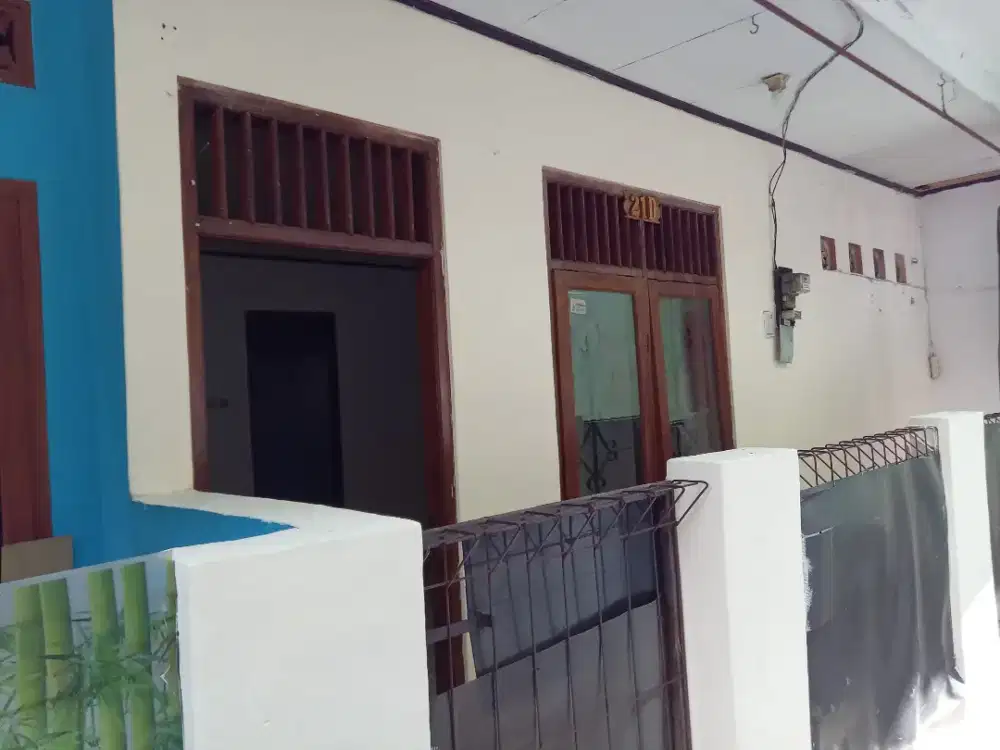 RUMAH KONTRAKAN TAHUNAN