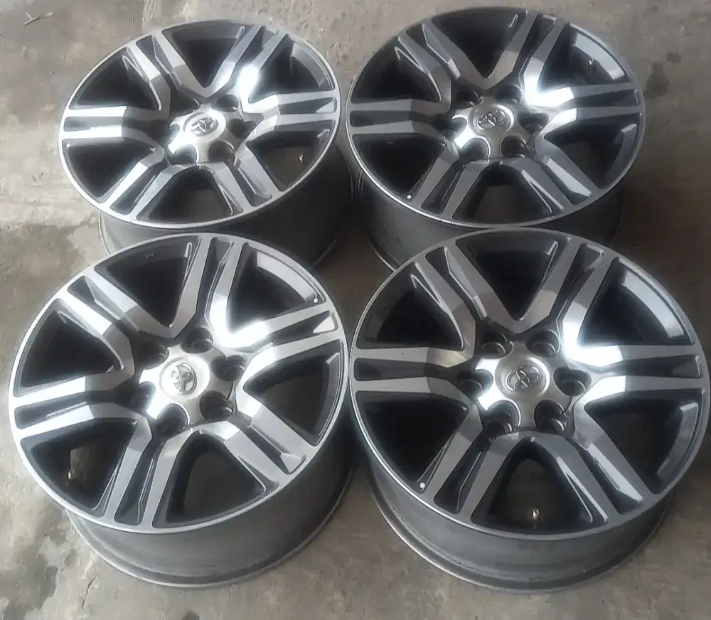 Velg Toyota fortuner ring 17 pcd 6x139,7