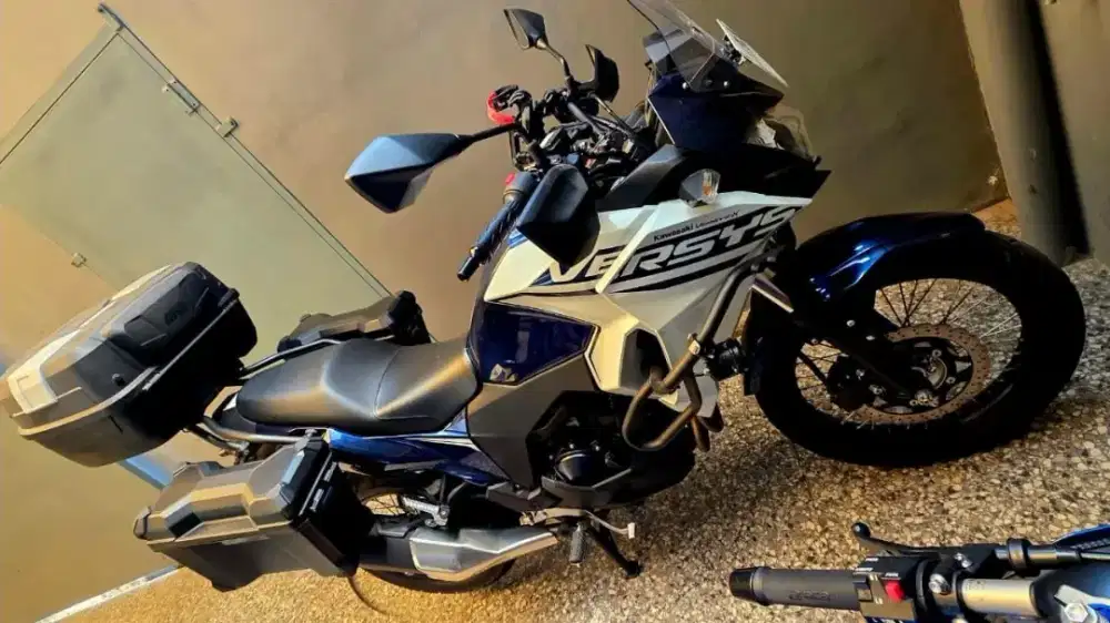 Versys 250 th 2024 warna biru putih