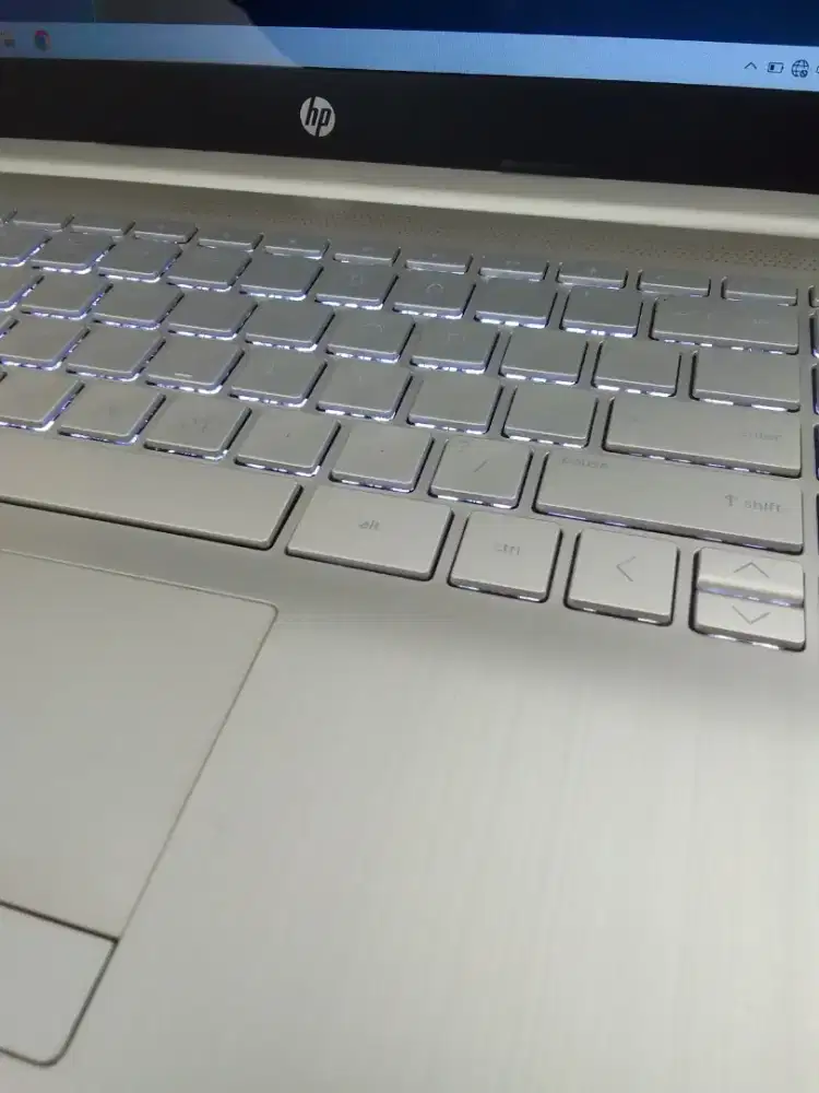 HP 14s RAM 4GB SSD 256GB BACKLIGHT