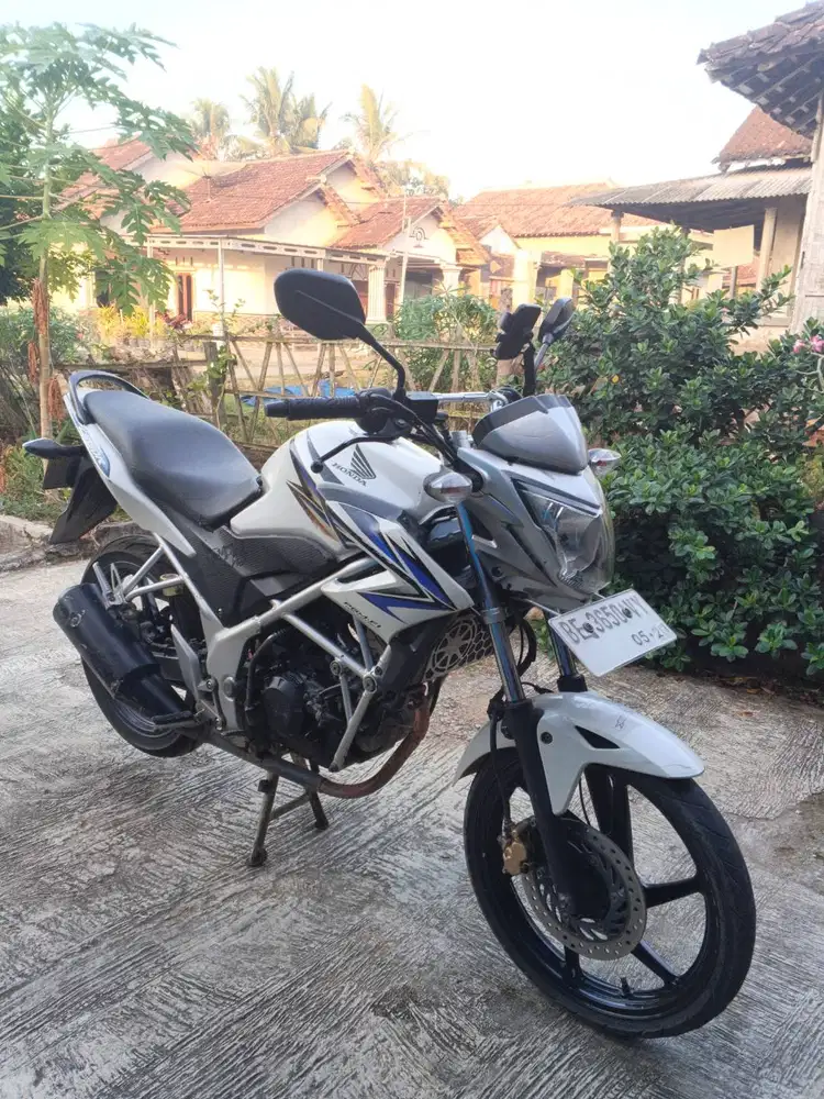 motor cb150r steetfire bekas