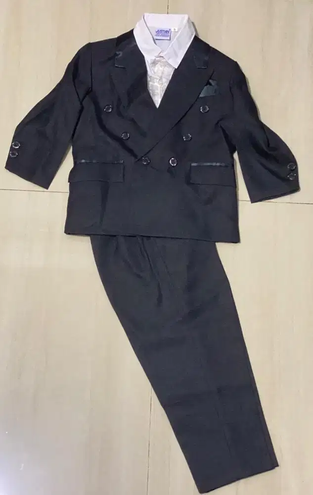 Jas Tuxedo anak