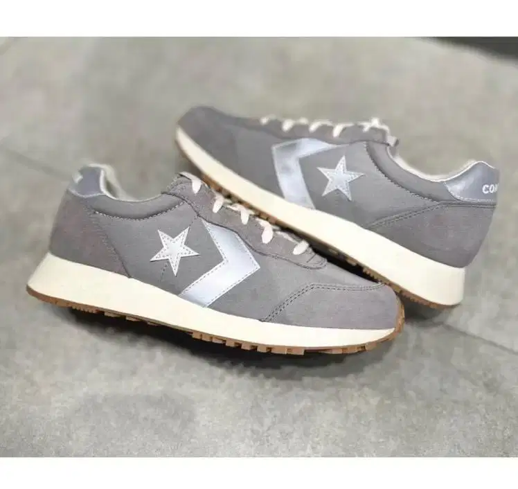 sepatu Converse omega OX