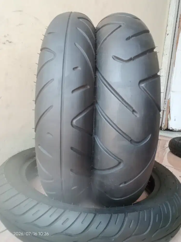 Sepasang ban copotan Scoopy ukuran 110/90-100/90-12