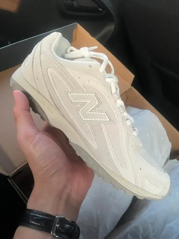 Dijual New Balance 240L
