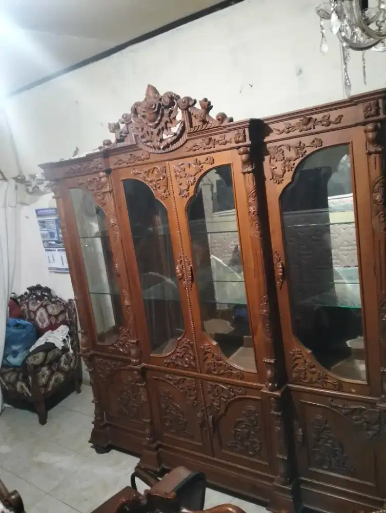 lemari hias jati Jepara asli siap pakai diplitur lg