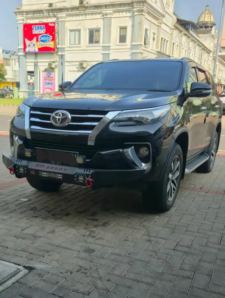 Toyota Fortuner VRZ 2017,Diesel 2,4CC warna Hitam