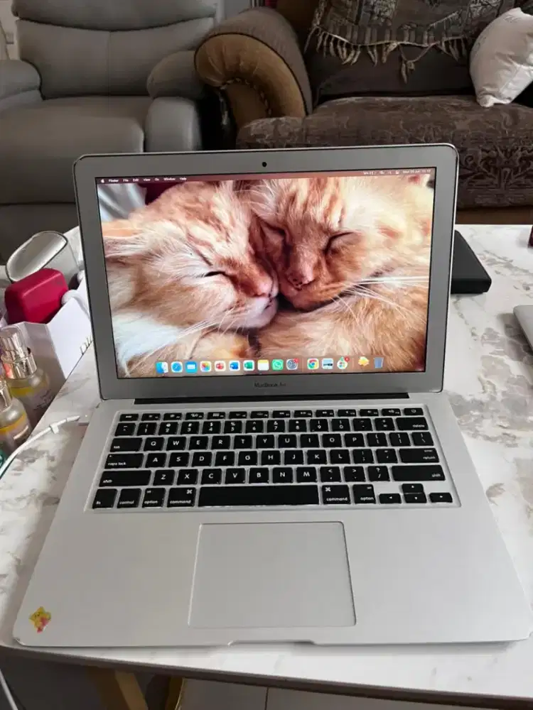 Dijual MacBook Air 13-inch Early 2015
