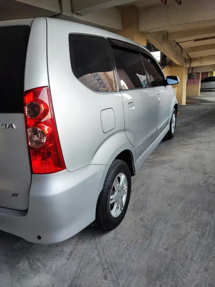 Daihatsu Xenia 1.3 AT 2010 km 64rb silver mulus bersih tinggal pakai