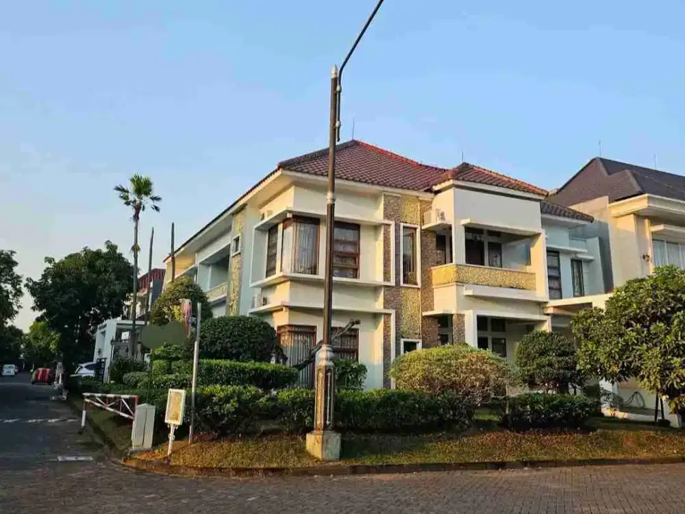 ( DEKAT UNDIP ) RUMAH MEWAH DI GRAHA ESTETIKA BANYUMANIK SEMARANG