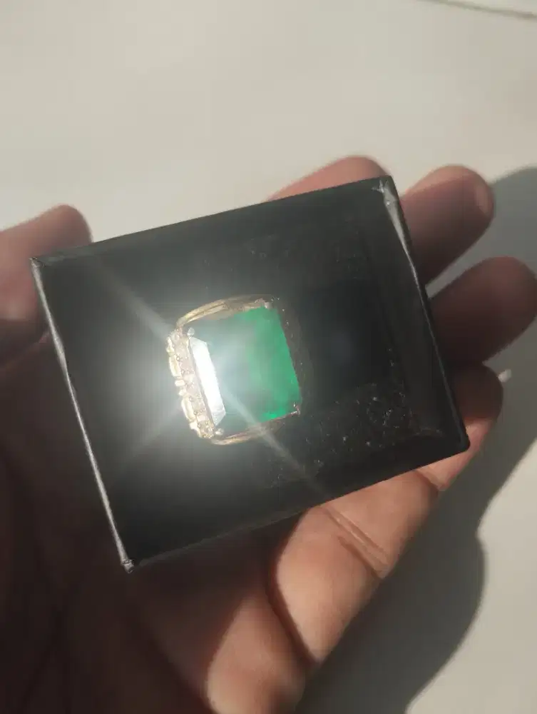 Cincin Batu Zamrud
