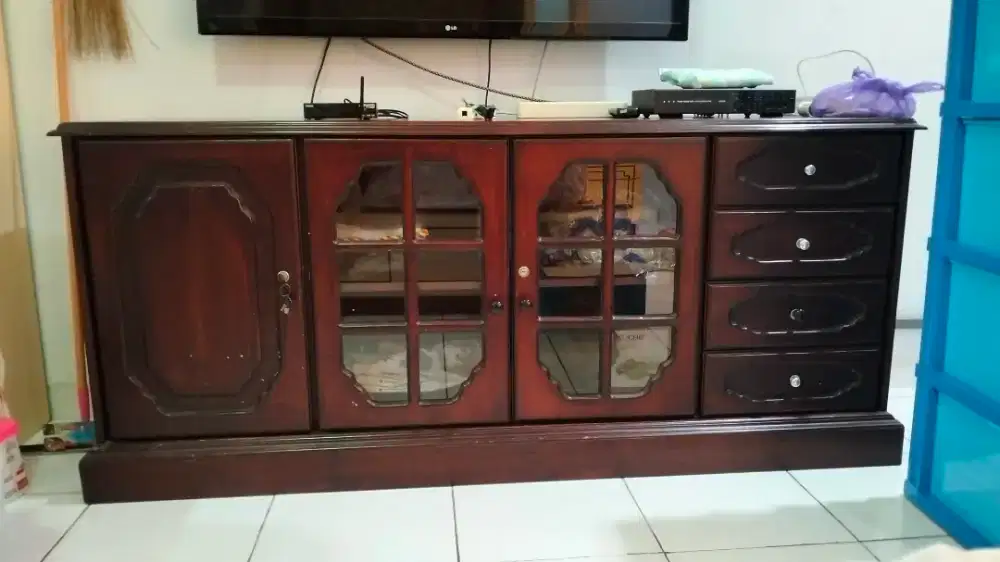 Dijual cepat buffet TV kondisi bagus