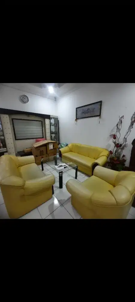 Dijual cepat Sofa dan meja tamu area Makassar,mau pindahan
