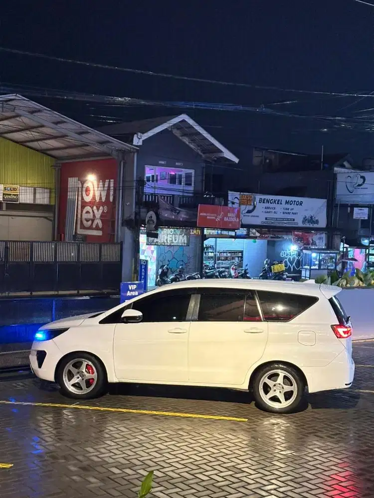 INNOVA REBORN 2.4 G DIESEL AT 2023