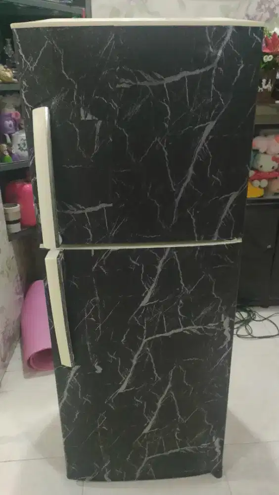 Kulkas 2 pintu merk LG siap pakai