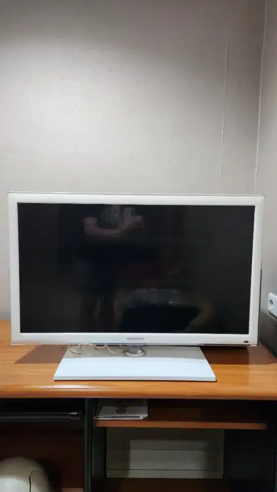 Jual TV LED Samsung 32 inch warna putih