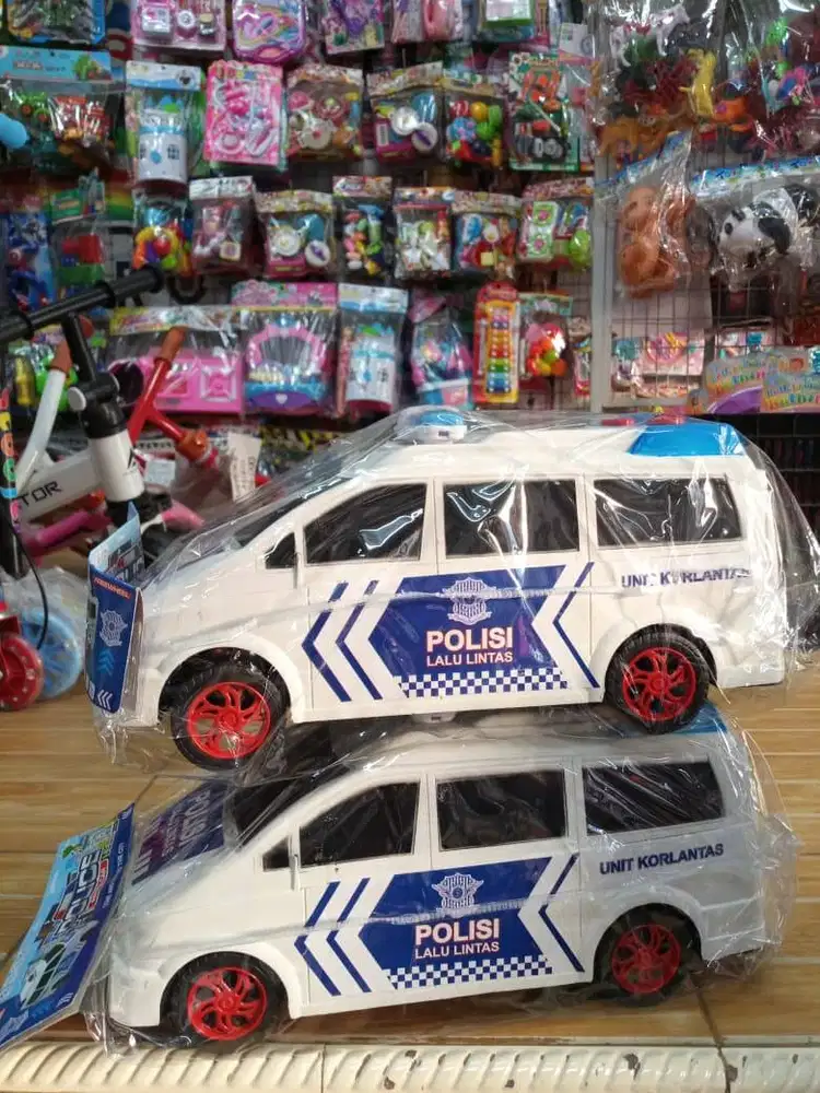 mainan anak mobil polisii lalu lintas