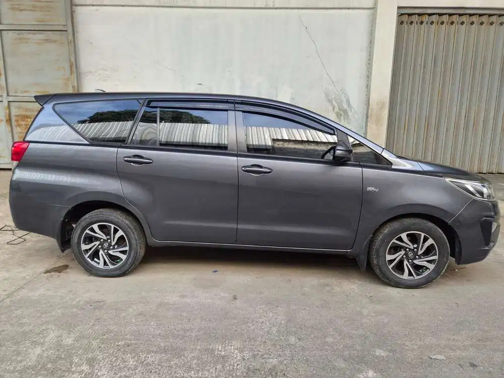Toyota Kijang Innova 2021 Bensin