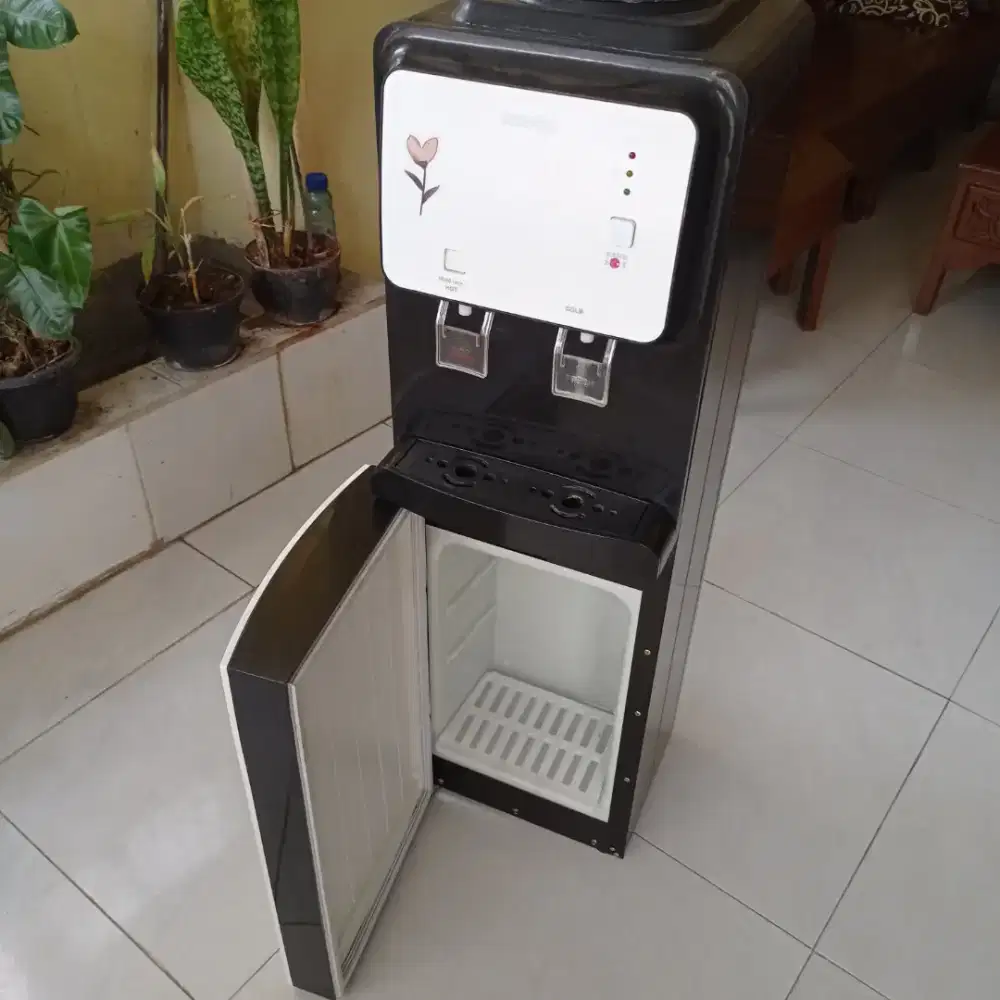 Dispenser Denpoo Panas/Dingin 1101