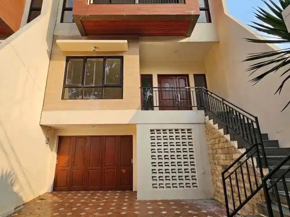 Dijual Rumah Baru Dalam Kawasan Elite di Cilandak Siap Huni
