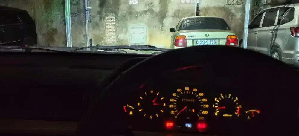 Volvo 960 GL 1995 American Style Interior Full Kuning Gading