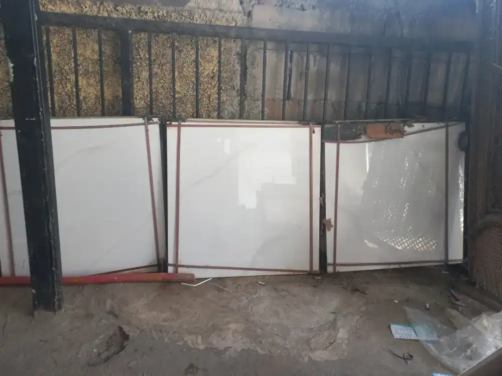 Jual Granit REMO 60x60cm ada 8 dus