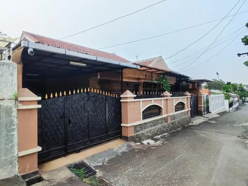 Rumah dijual Murah, Luas 300, Jatiwaringin, Bekasi 8 menit LRT Jatibening