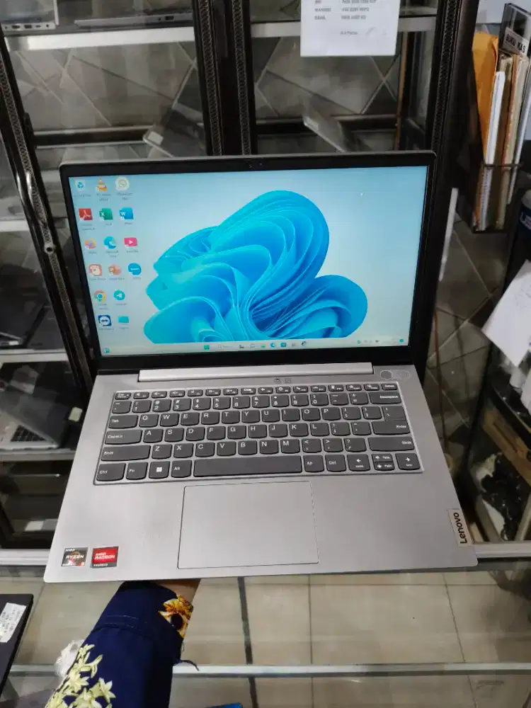 Lenovo Thinkbook 14 Ryzen 3 5300U setara i5 gen 10, RAM 8GB, SSD 512GB
