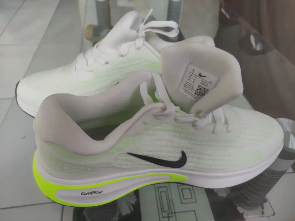 Sepatu NIKE JOURNEY