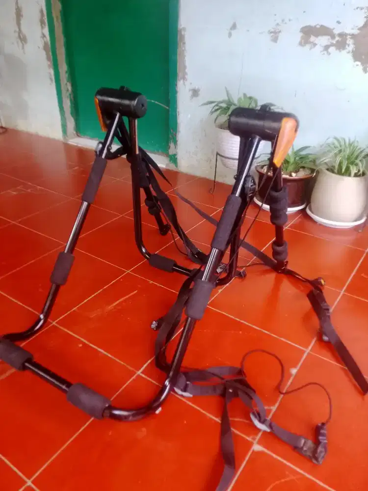 Jual gantungan sepeda buat dimobil Masi mulus layak pakai.