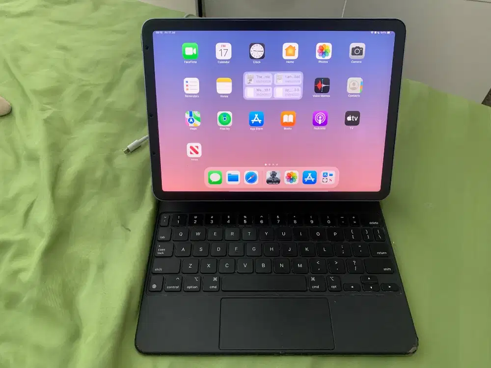 Ipad air 4 256 gb wifi only + mahic keyboard original apple
