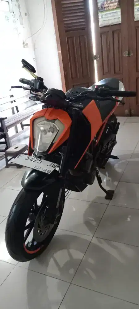 KTM DUKE 2018 orange