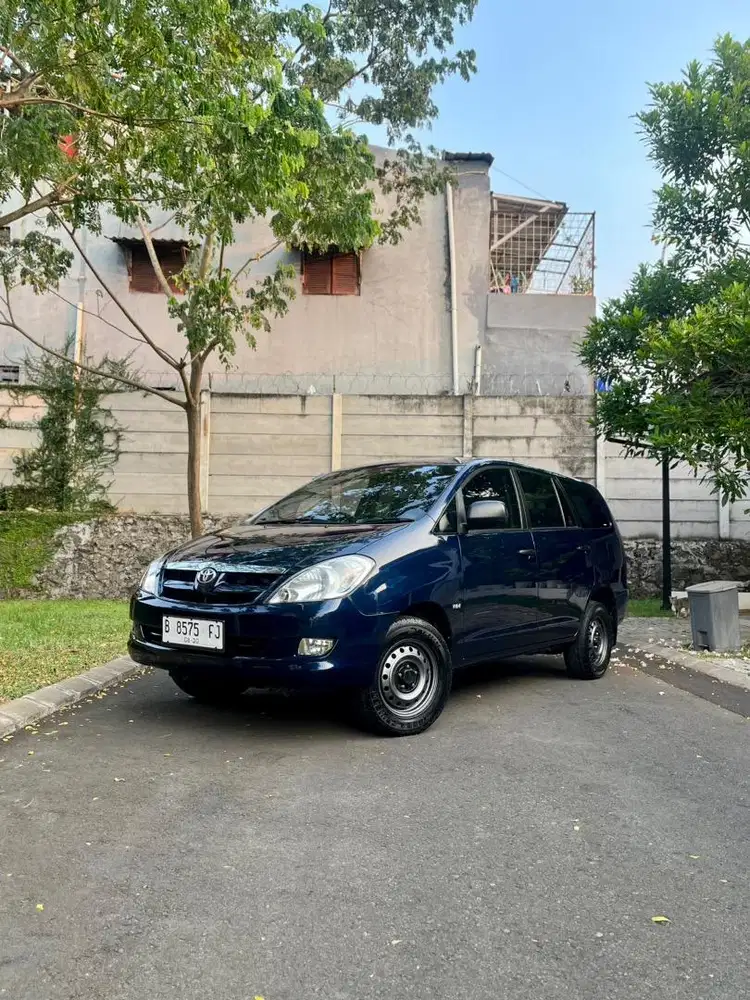 Toyota Kijang Innova 2.0 MT