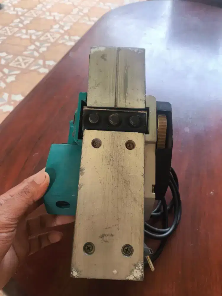 Mesin Serut Kayu