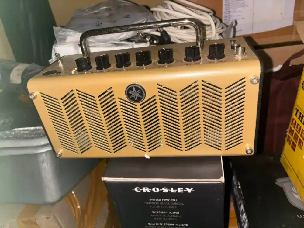 Amplifier YAMAHA THR5a acoustic electric