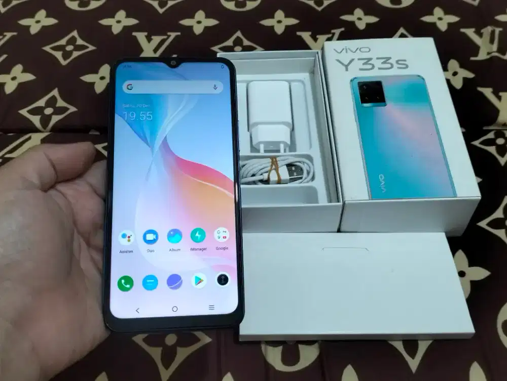 BUTUH UANG VIVO Y33S RAM 8GB / 256GB 4G LTE 6.58in Finger Kamera 50MP