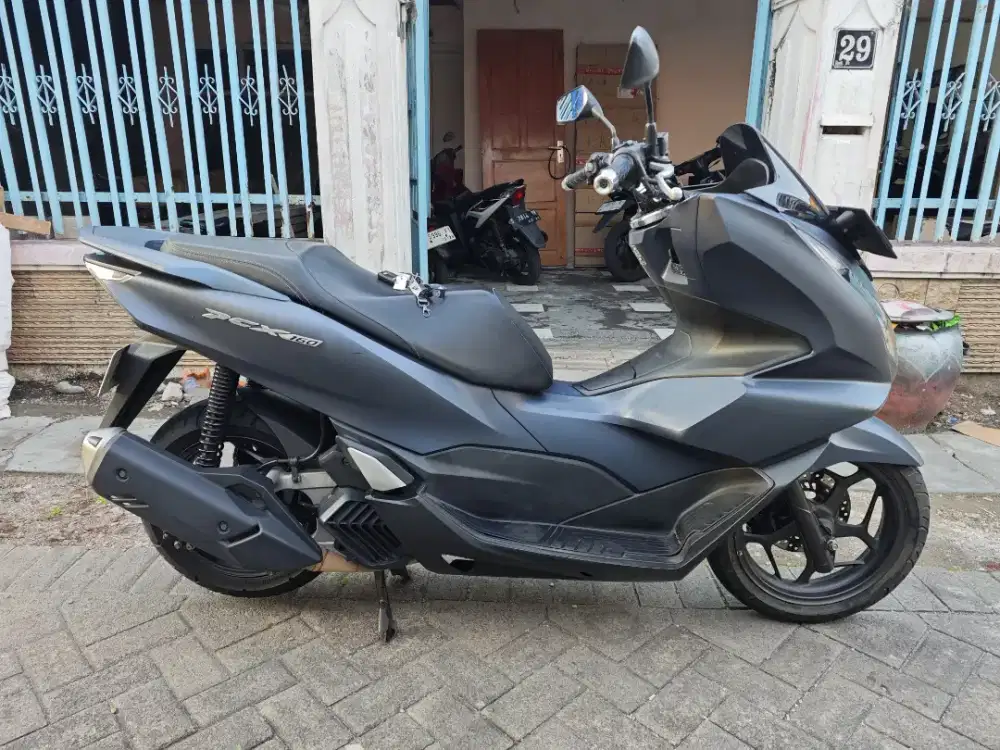 Jual pcx 2023 km 35 plat w sda kondisi sgt bagus siap oakai