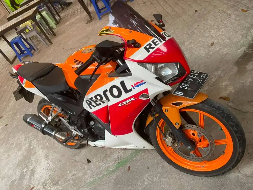 MOTOR HONDA CBR 150R 2016 REPSOL LIMITED EDITION