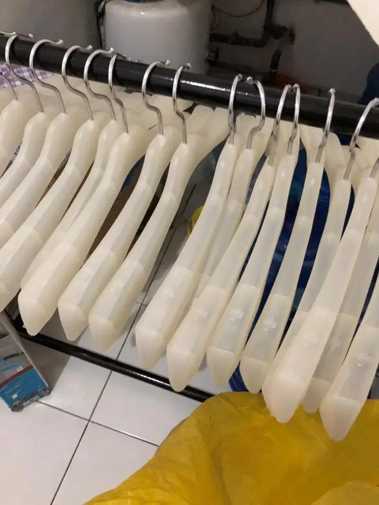Hanger baju plastik