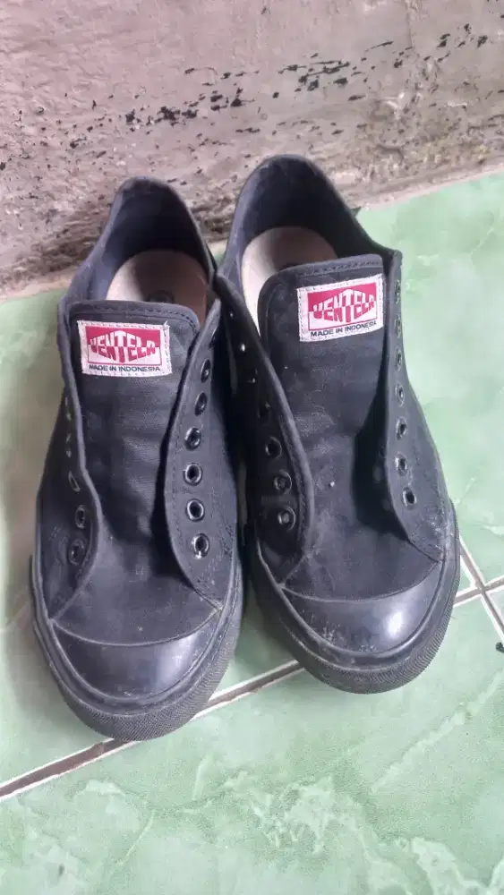 Sepatu Black Ventela