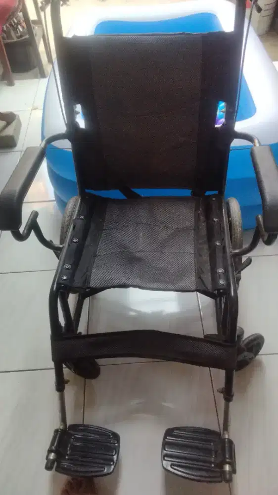 Kursi Roda second, tapi belom pnh dipake