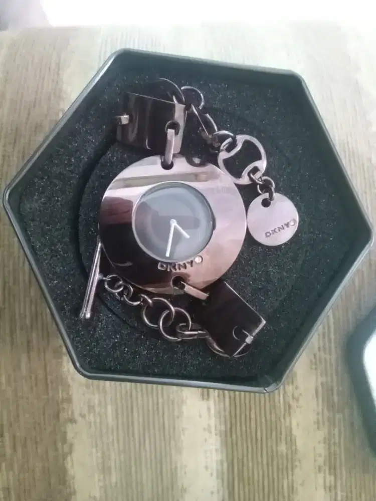 Jam Tangan DKNY