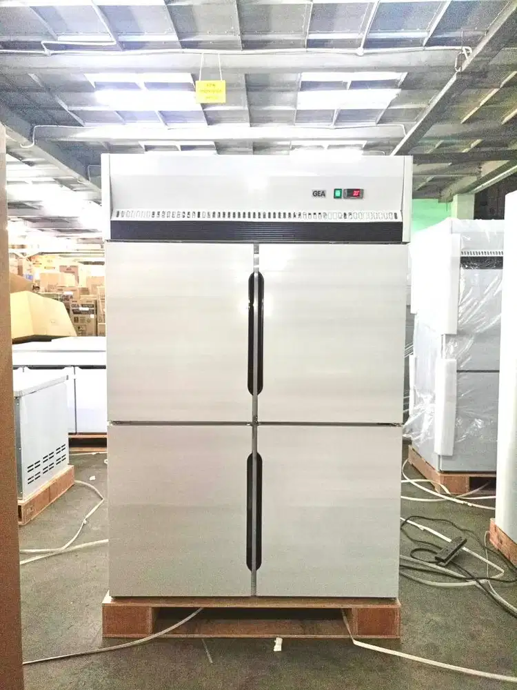Upright Chiller 4 Pintu GEA