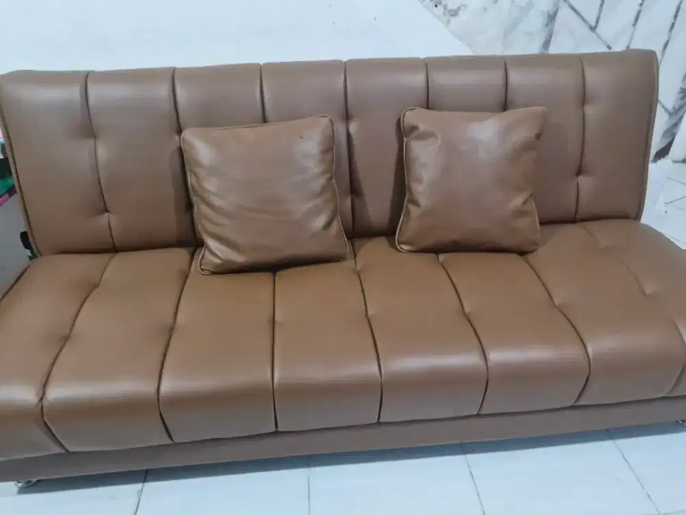 Dijual sofabed masih baru harga nego lokasi cengkareng