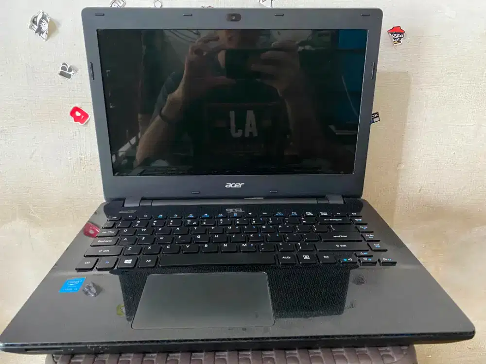 JUAL LAPTOP ACER E5-471 INTEL CORE I3-4005U RAM8GB HDD500GB