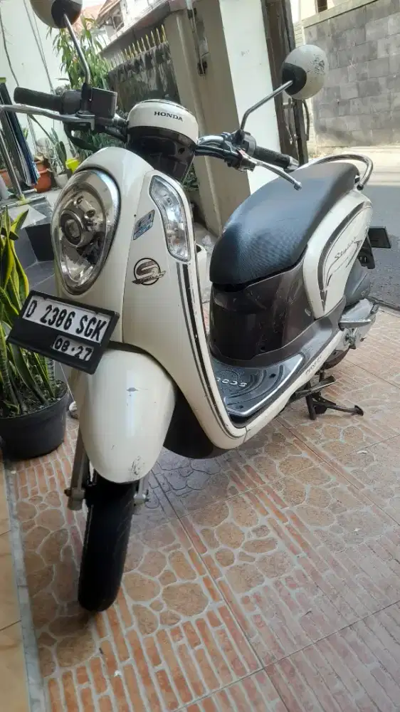 Di jual scoopy 2015 kondisi siap pakai harga 11.2 ( nego halus )