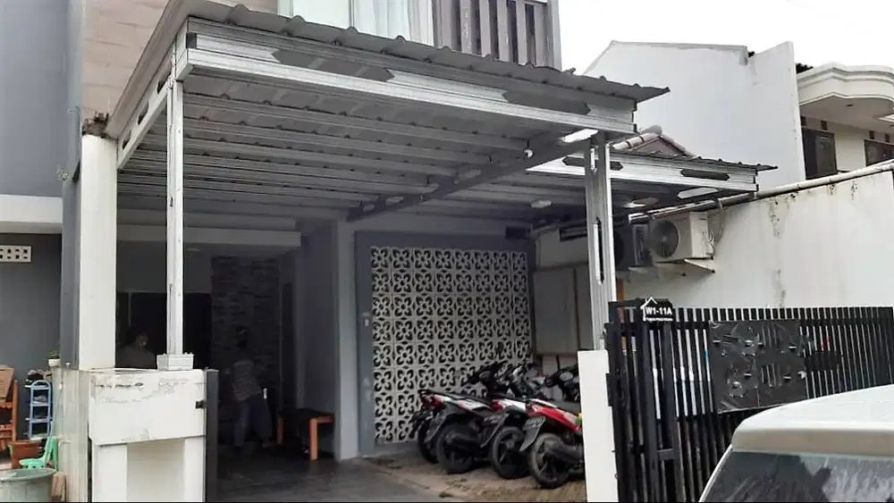 Kost Putri Single - Kamar Mandi Dalam
